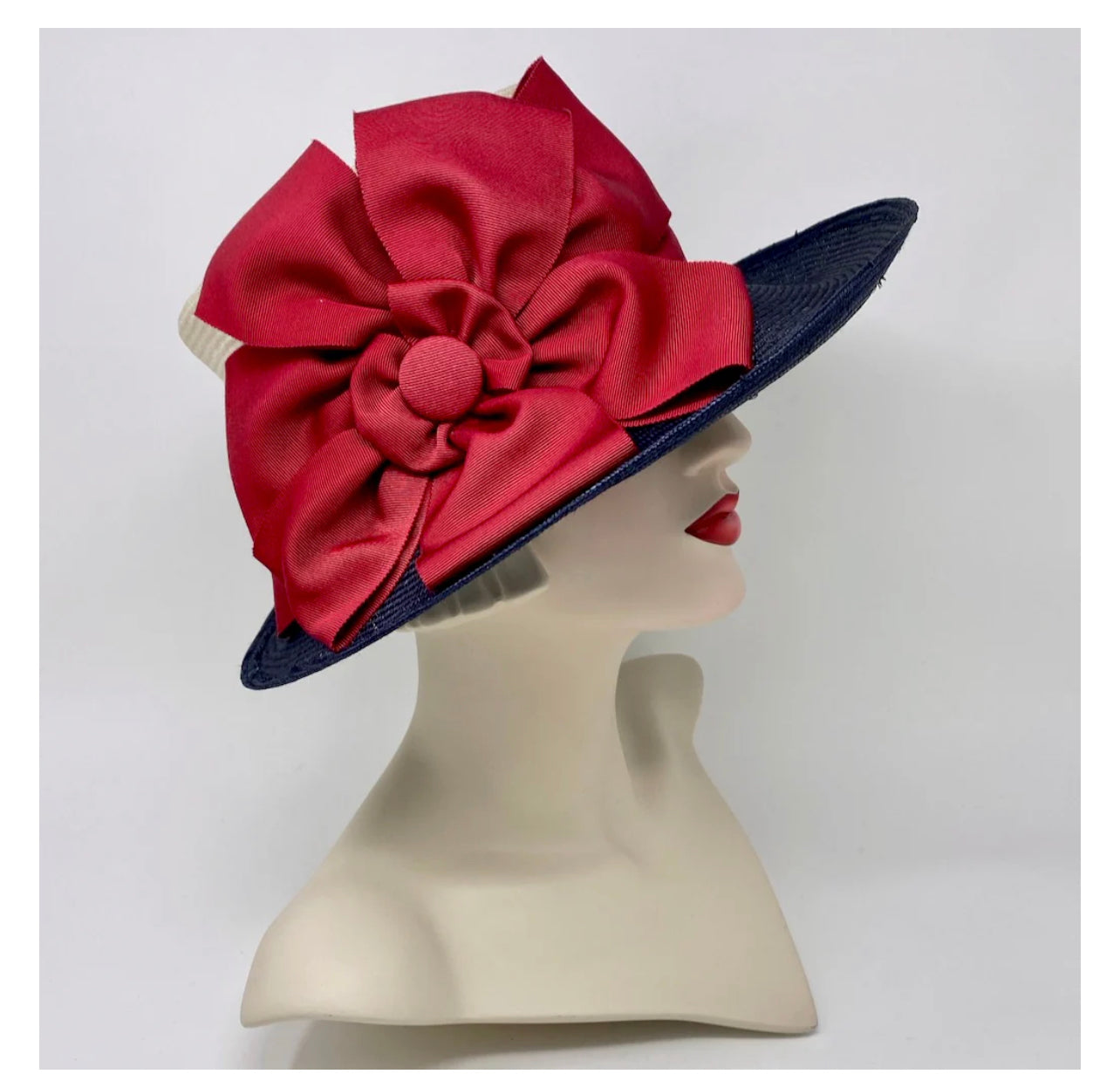 Chapeau asymétrique personnalisable