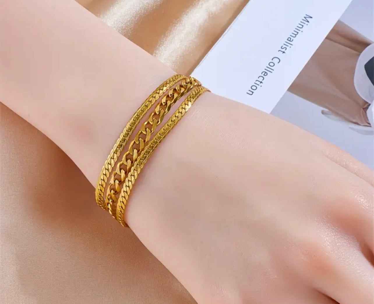 Bracelet en chaîne serpent plate en acier inoxydable plaqué or 18 carats, style décontracté à trois couches, bracelet à fermoir large à la mode pour femmes - Sans mosaïque, non magnétique
