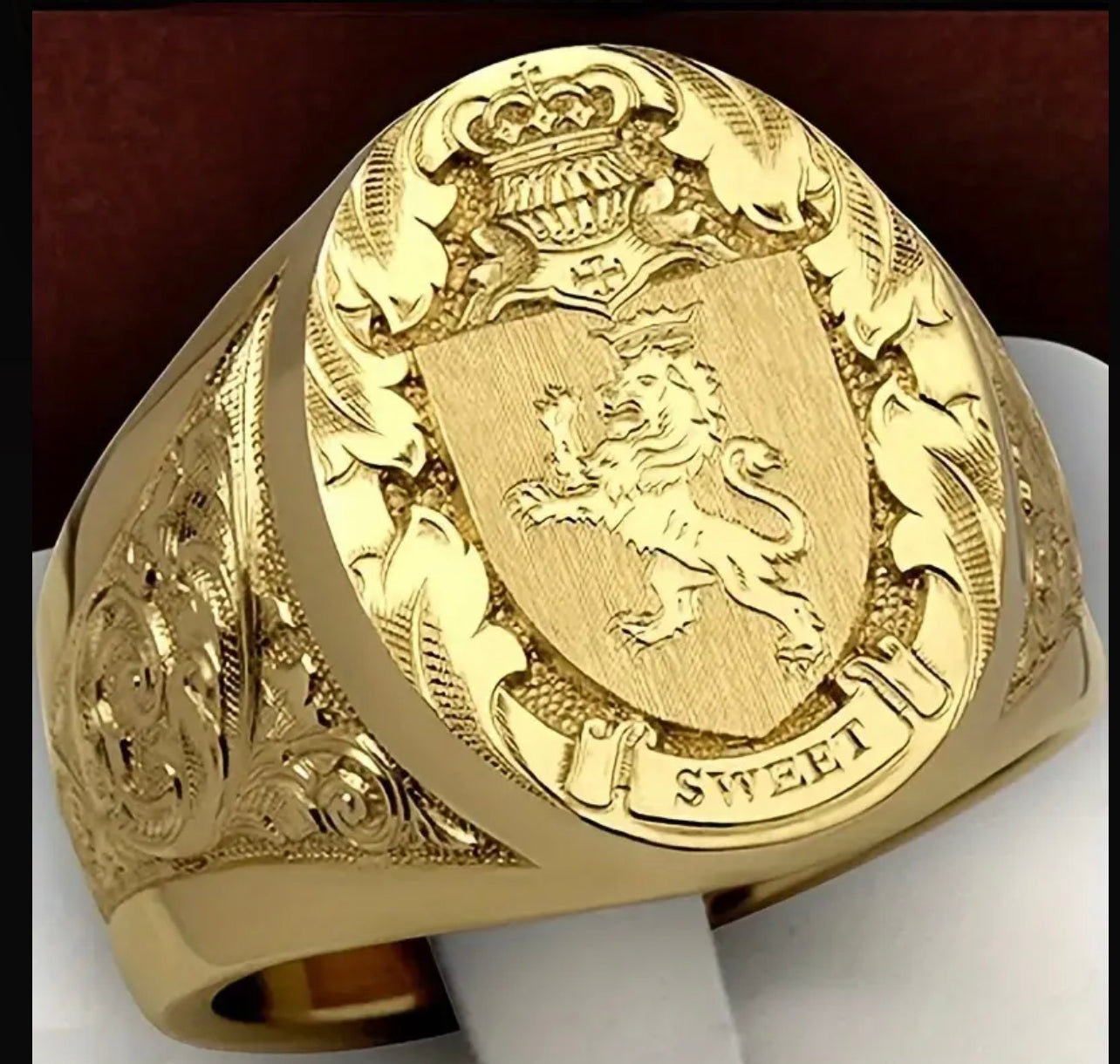 Bague Élégante pour Homme avec Couronne & Bouclier de Lion - Cuivre, Pièce Unique à la Mode
