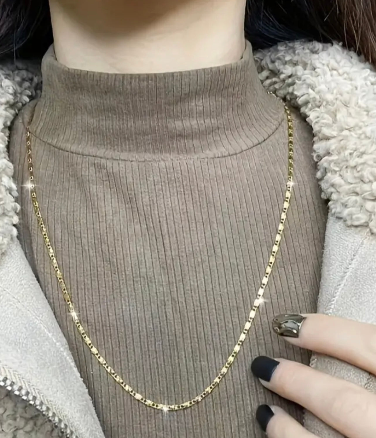 Collier Chaîne Fleur Gravée Élégant de 5mm pour Femmes - Luxueux en Doré, Cadeau Parfait pour Elle pour les Anniversaires & la Saint-Valentin