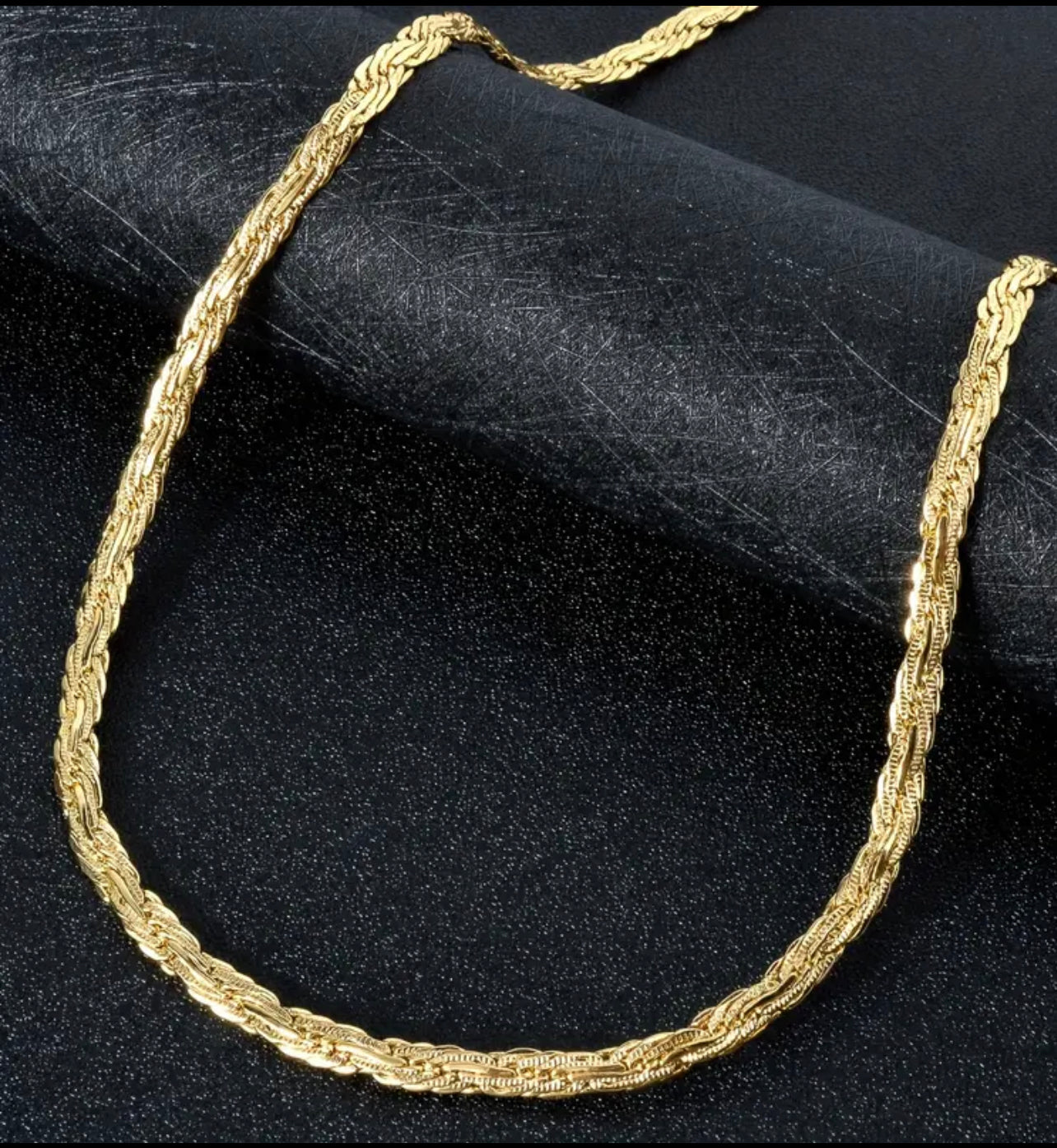 1pc Collier large classique à maillons plats entrelacés pour femmes, chaîne torsadée en cuivre brillant, unisexe, durable, bijou simple et polyvalent, cadeau, style minimaliste