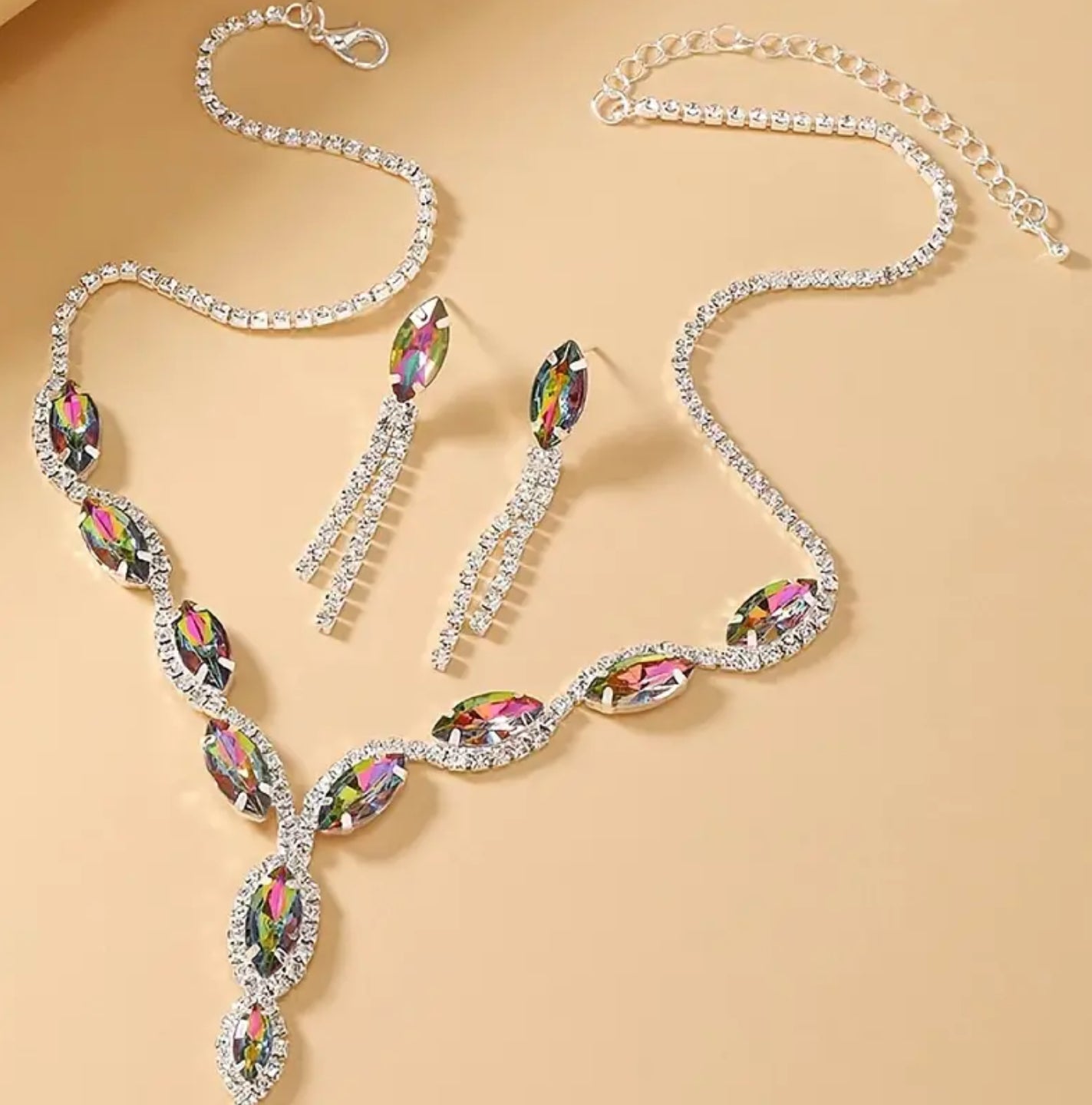 Ensemble de bijoux 3 pièces, strass, collier et boucles d'oreilles élégants, accessoire de mariée et de cérémonie, chaîne de clavicule réglable, cadeau parfait pour la fête des mères