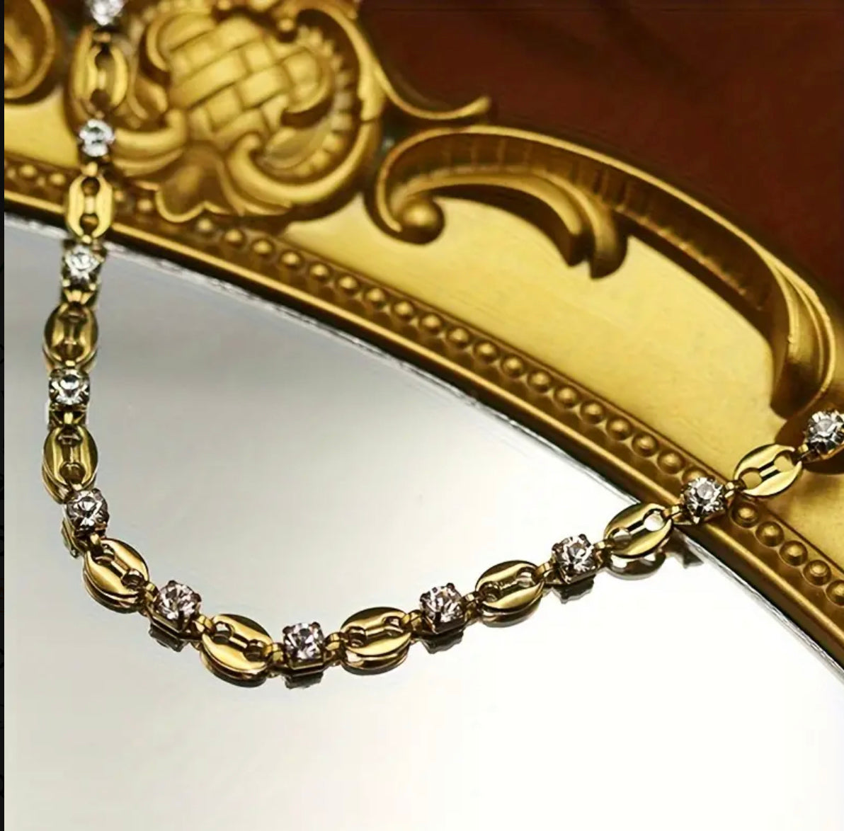 Collier élégant et sexy en acier inoxydable plaqué or 14 carats avec des pierres de zircone, motif de grains de café avec détail de lien de nez de cochon, bijoux à la mode pour femmes, polyvalent pour toutes les saisons et le port quotidien.