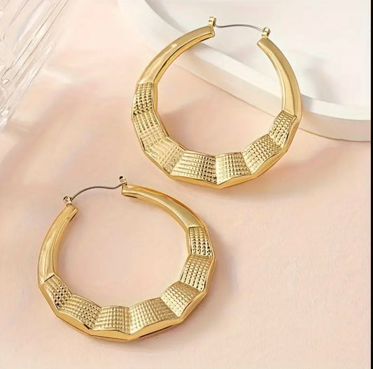 Boucles d'oreilles créoles élégantes en acier inoxydable - Aiguille d'oreille en alliage, design géométrique, à la mode pour les occasions quotidiennes et festives, cadeau idéal pour Noël, convient à toutes les saisons