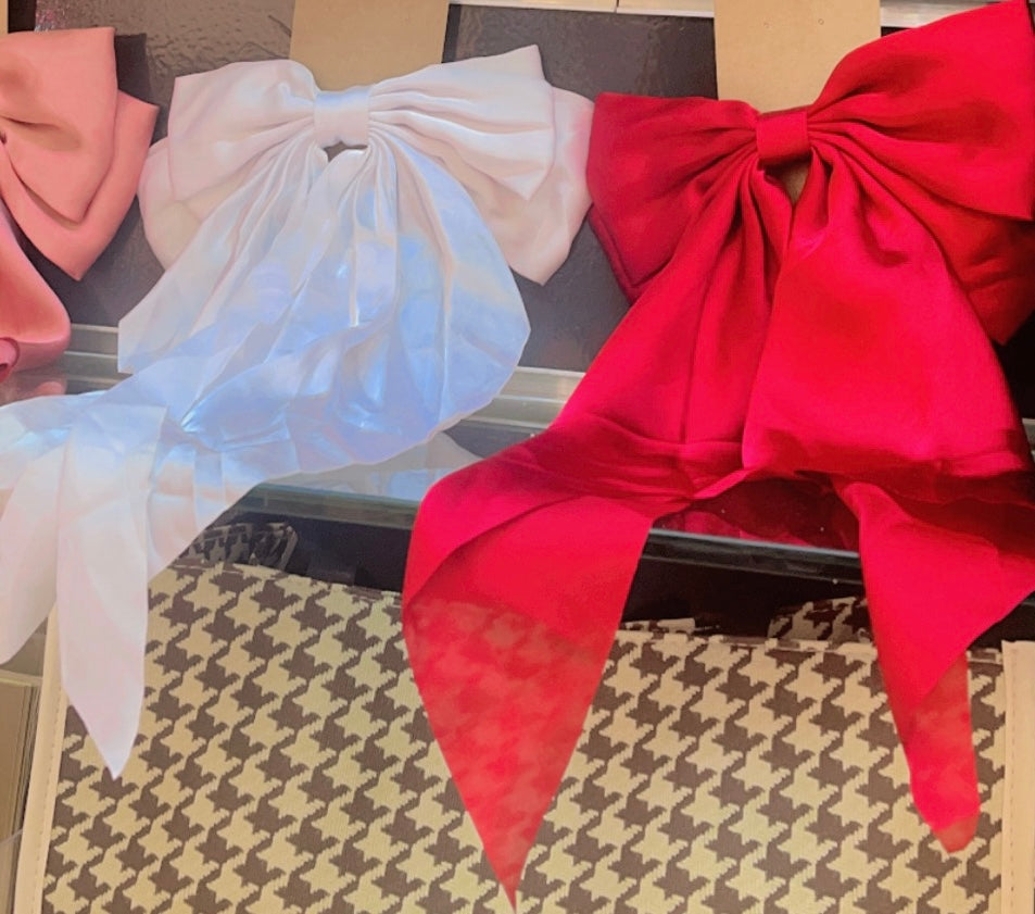 Nœud où barrette pour cheveux ou pour cravate